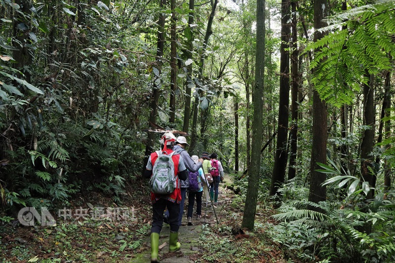 สำนักงานบริหารอุทยานท่องเที่ยวแห่งชาติอาลีซานเปิดเผยว่า สมาคมการค้าการท่องเที่ยวเครือข่ายเชิงนิเวศ (AEN) เตรียมจัดประชุมใหญ่ประจำปีที่เมืองเจียอี้ของไต้หวันในวันที่ 19 ม.ค. 2562 และมีกำหนดเดินทางเยี่ยมชมชุนชนชาวเขาเผ่าโจวที่อาลีซันระหว่างวันที่ 21 – 23 ม.ค. (ภาพโดย สำนักงานบริหารอุทยานท่องเที่ยวแห่งชาติอาลีซาน) สำนักข่าว CNA วันที่ 16 ม.ค. 62