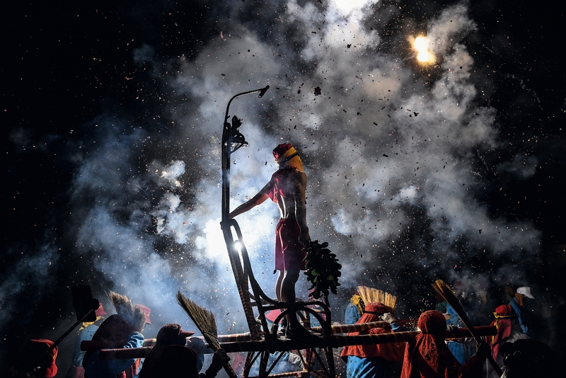 Bombing Lord Handan (Taitung City)（photo by Chuang Kung-ju）(1)