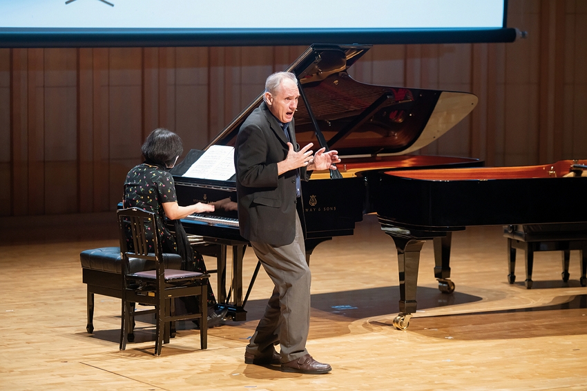 Wille and Yeh perform a melodrama together, not only playing their instruments but also speaking the dialogue. The music is like a movie soundtrack, in a performance full of suspense.