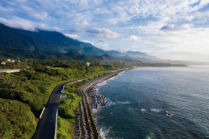 The Baonon Bikeway follows the old route of Provincial Highway 11, with beautiful scenery all along the way.