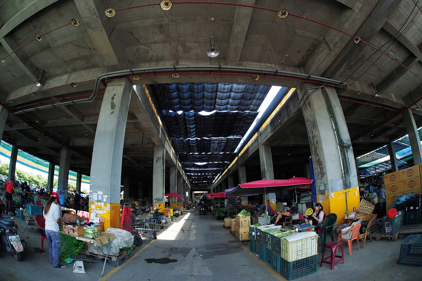 Xiluo fruit and vegetable market