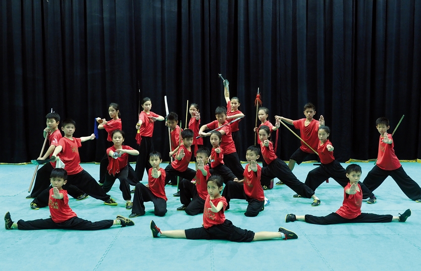 The martial arts team at Yilan’s Gong Jheng Elementary School owes its dazzling achievements today to eight years of training and experience.