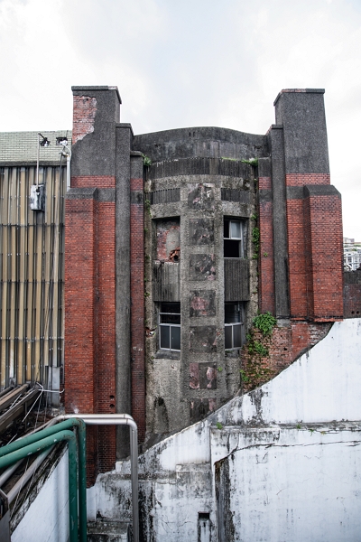 台北啤酒工場內保存日治時期建築──紅樓，其建築構造與同時期的總督府與專賣局類似。(莊坤儒攝)