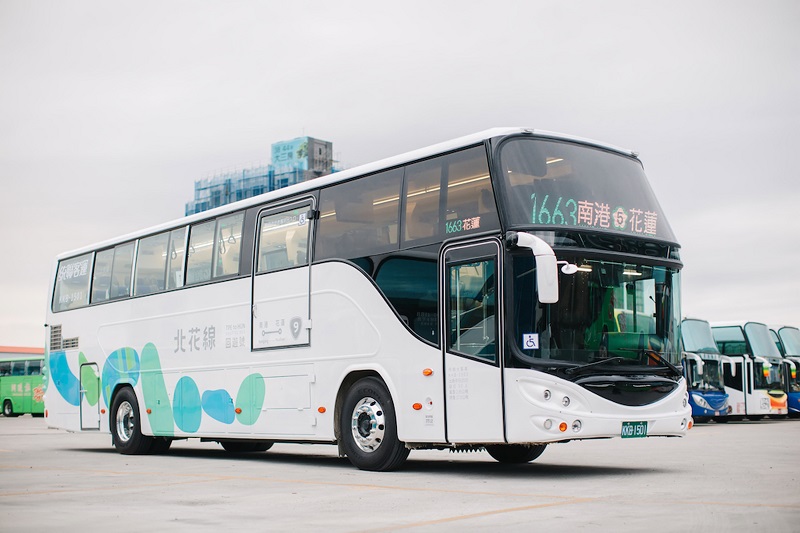 Đường cao tốc Tô Áo-Hoa Liên đã chính thức thông xe trên toàn tuyến vào ngày 6/1, giúp cho việc đi lại giữa Nghi Lan và Hoa Liên trở nên nhanh chóng, thuận tiện và an toàn hơn. Cùng ngày, 3 doanh nghiệp xe khách chạy tuyến cao tốc Đài Bắc-Hoa Liên gồm Ubus, Capital Bus, Taipei Bus cũng bắt đầu chạy chuyến đầu tiên (Ảnh: TDC)
