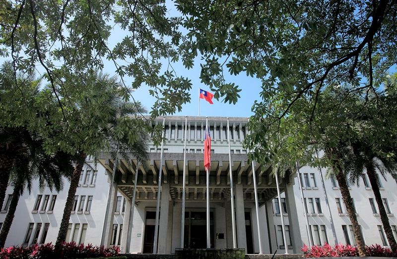Cuộc bầu cử Tổng thống, Phó Tổng thống nhiệm kỳ thứ 15 và Ủy viên lập pháp khóa 10 của Đài Loan đã diễn ra một cách thuận lợi vào ngày 11/1/2020. Bộ Ngoại giao đã bày tỏ lời cảm ơn chân thành trước lời chúc mừng của các chính trị gia, quan chức và bạn bè từ hơn 60 quốc gia và các tổ chức quốc tế (Ảnh: Bộ Ngoại giao)