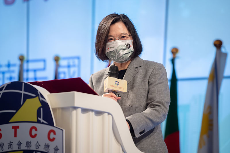 President Tsai Ing-wen delivers an address during the opening ceremony of an event staged by the Asia Taiwanese Chambers of Commerce Dec. 22 in central Taiwan’s Taichung City. (Courtesy of Presidential Office)