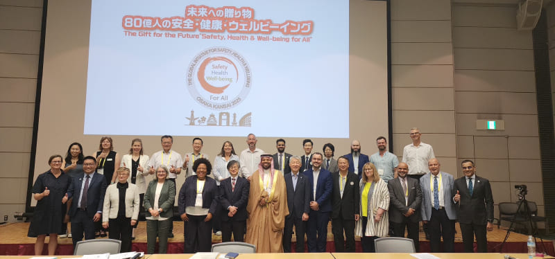 Ministry of Labor Chief Secretary Tzou Tzu-lien (second row, fourth left) is joined by academics and experts at a meeting of the Global Initiative for Safety, Health and Well-being at the Expo2025 and Beyond held July 16-19 in Osaka, Japan. (Courtesy of Ministry of Labor)