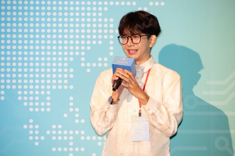 首獎得主Carl Ivan Baleros發表感言。