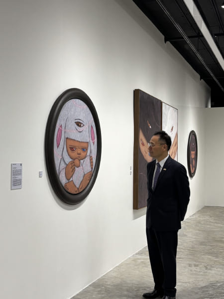 駐泰國臺北經濟文化辦事處藍代表夏禮觀賞「塗鴉俱樂部」展覽(1)