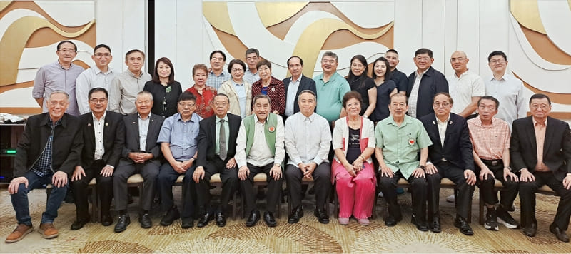 周民淦大使受邀參加華菲華關愛基金會幹部交接典禮見證榮耀