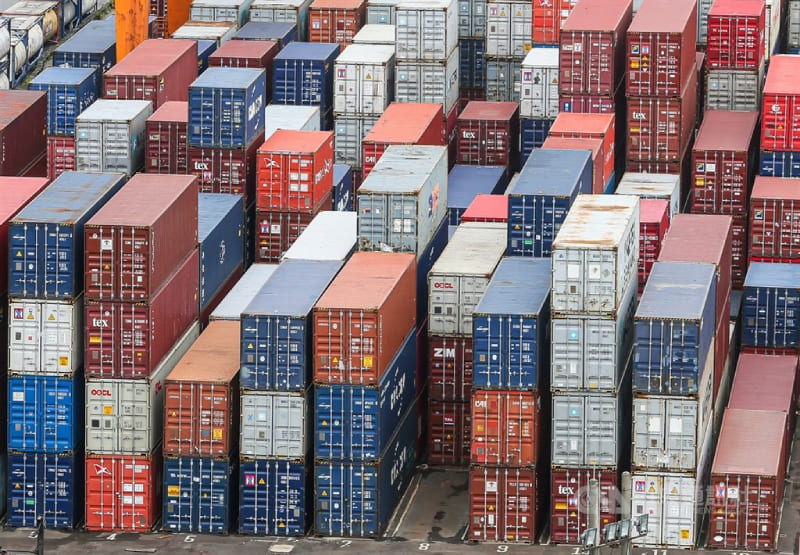 Taiwan’s 2025 foreign trade continues to scale new heights, thanks to strong global demand for the country’s high-tech products. (CNA)