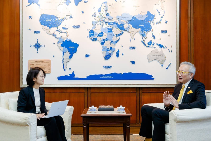 外交部政務次長吳志中表示，台灣強化國防旨在維持台海現狀與落實自我防衛，全球半導體供應鏈安全亦須由民主國家共同維護。