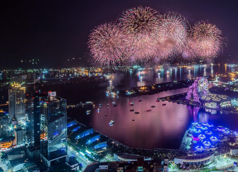 双十国慶節の花火 年ぶり高雄市で開催 Taiwan Today