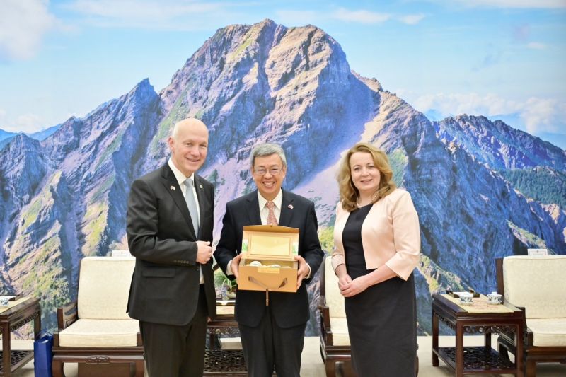 行政院の陳建仁院長、チェコ上院外務委員会委員長と会談 Taiwan Today